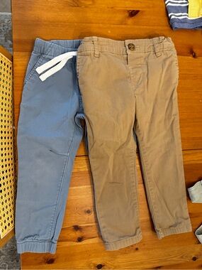 2 pairs of pants. Size 3t